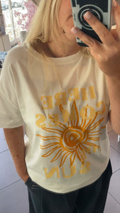 T-shirt soleil Here comes the sun