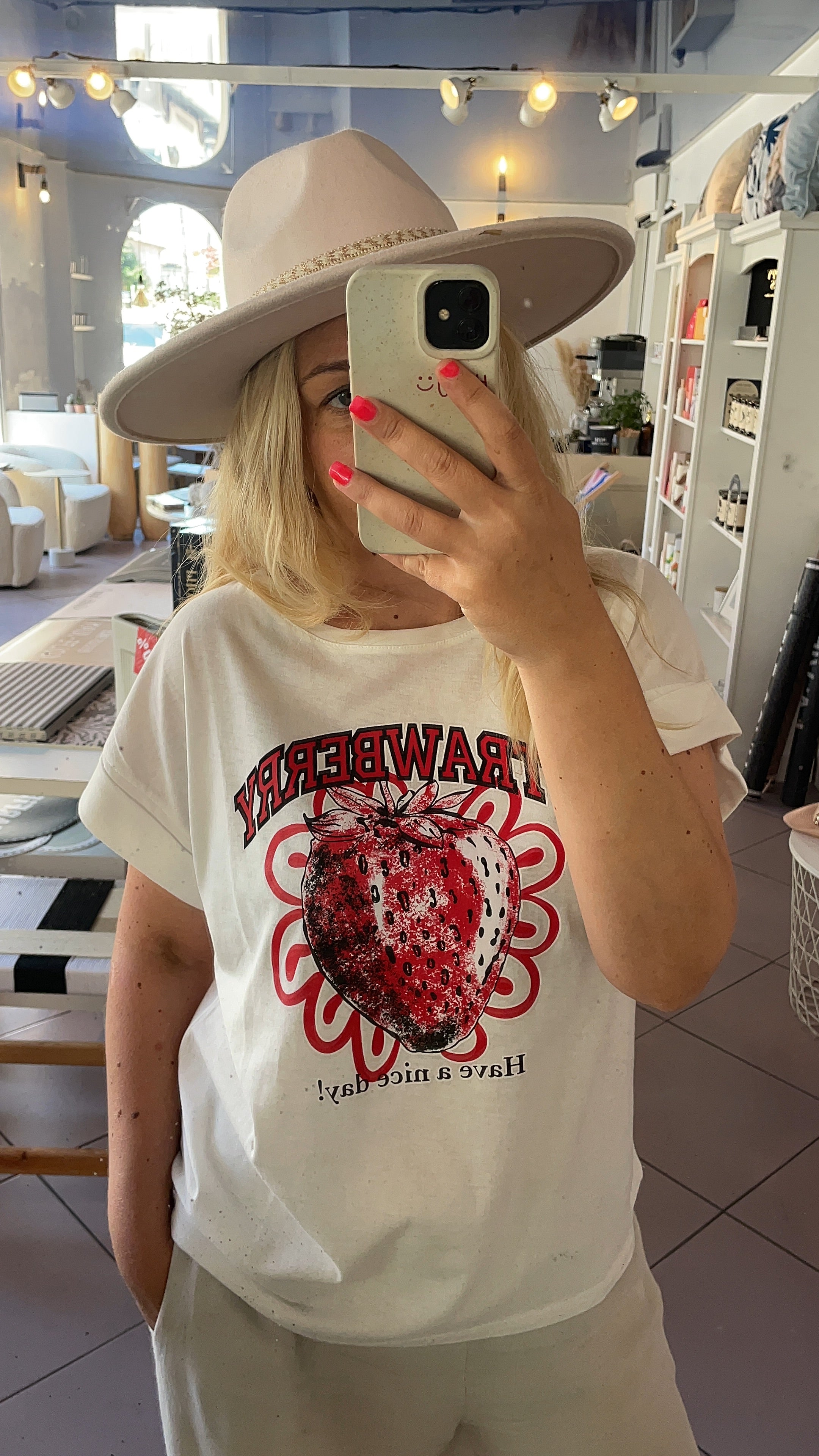 T-shirt blanc fraise